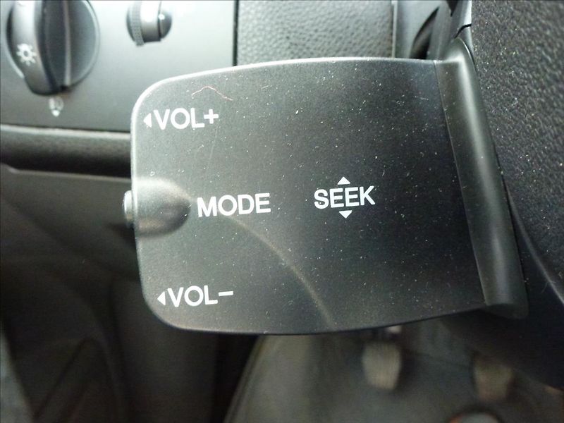 Ford Focus 1,6 16V NOVÁ STK - fotka 37 z 48