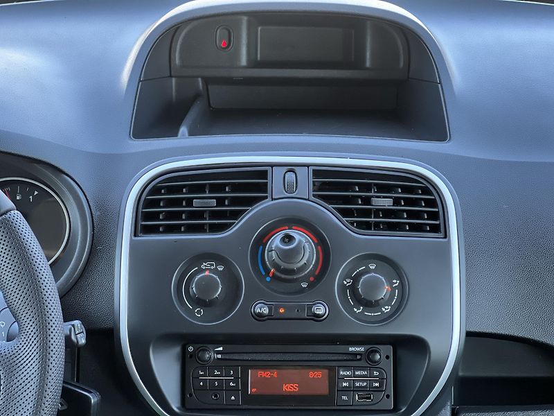 Renault Kangoo 1.5dCi 1.MAJ ČR DPH - fotka 18 z 40