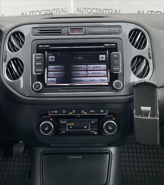 Volkswagen Tiguan 1,4 TSi,90kW,serv.kniha - fotka 15 z 22