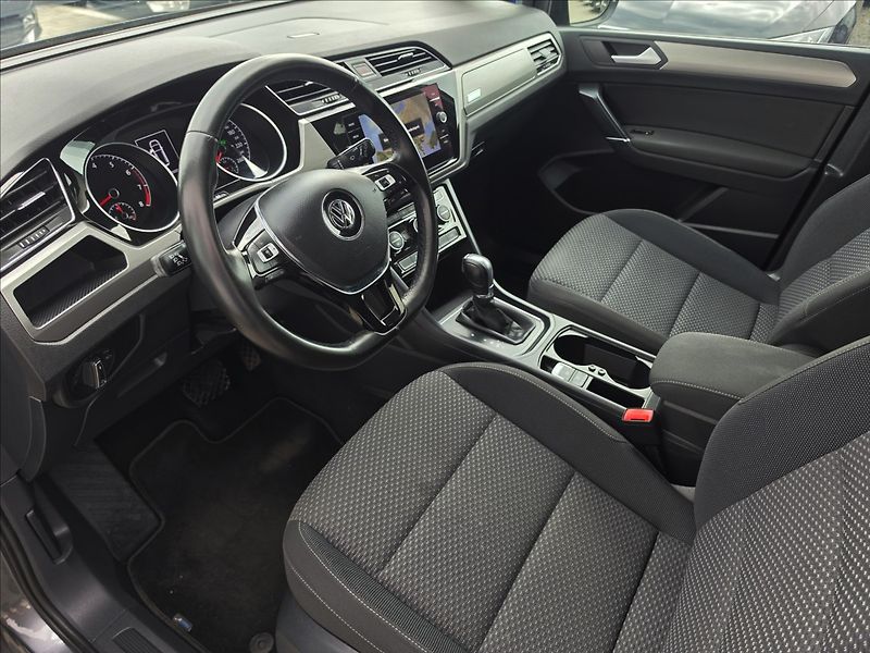 Volkswagen Touran 1,4 TSi 110KW DSG 7 MÍSTNÝ - fotka 11 z 52