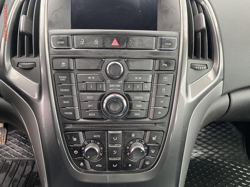 Opel Astra (2012) 2.0 TDCi, AC, navi, park - fotka 12 z 12