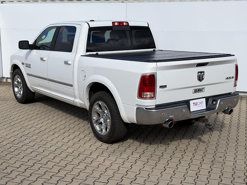 RAM 1500 (2016) Laramie V8 HEMI - fotka 3 z 40