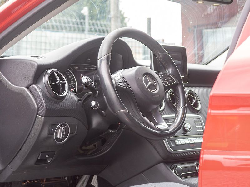 Mercedes-Benz GLA (2017) 200D 100KW LED – PO SERVISU - fotka 14 z 48
