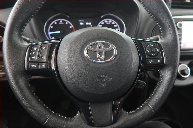 Toyota Yaris (2018) 1.5 Dual VVT-i, Serv.kniha - fotka 14 z 17