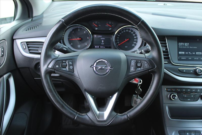 Opel Astra 1.6 CDTI ENJOY ST 63.000KM ČR - fotka 13 z 22