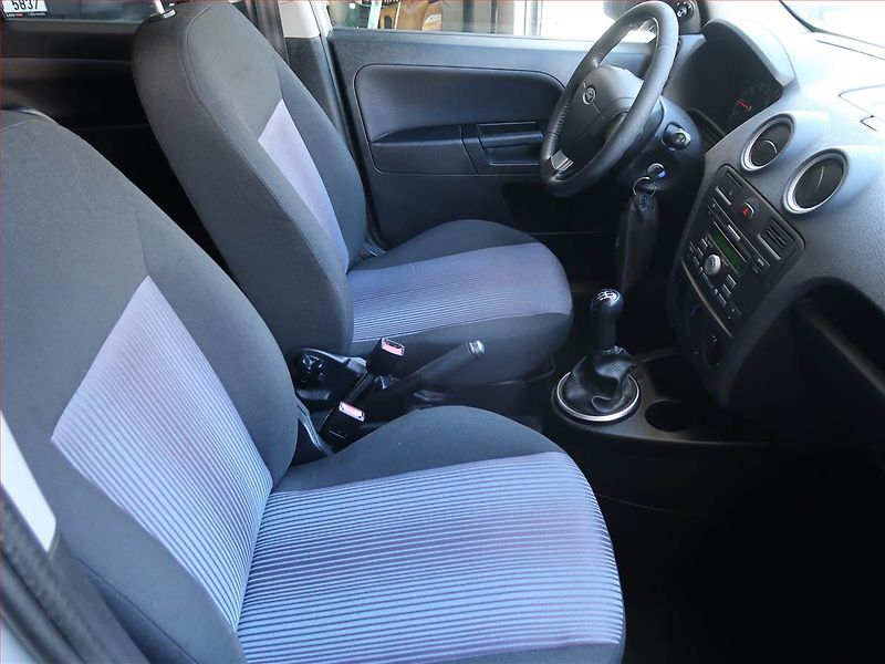 Ford Fusion (2010) 1.4, ČR,1.maj, po STK - fotka 9 z 13