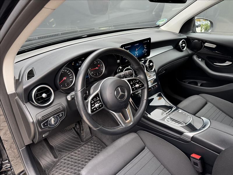 Mercedes-Benz GLC 2,0 220d 4MATIC AT ČR - fotka 9 z 30