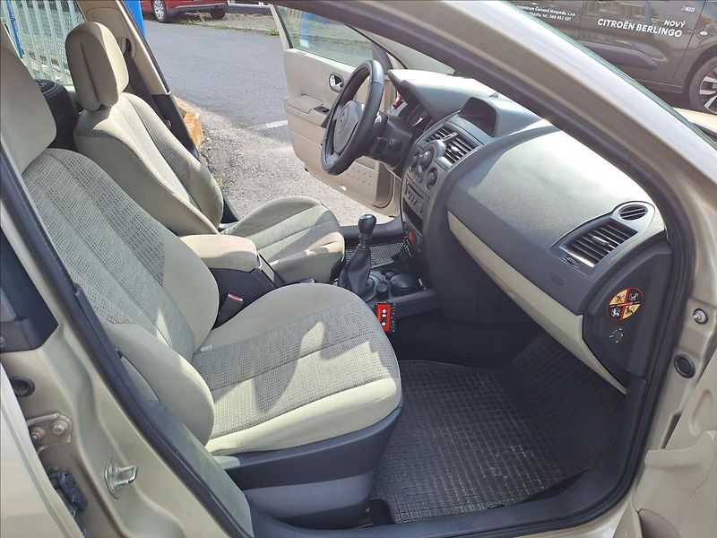 Renault Mégane 1,5 DCI KLIMA,NOVÉ ROZVODY - fotka 6 z 12