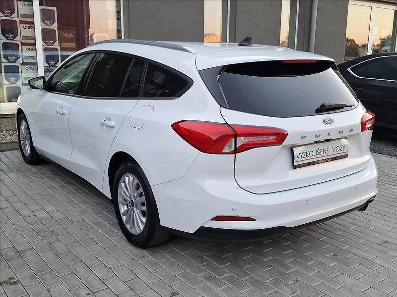 Ford Focus 1.5TDCI Titanium,ČR,1.Majitel - fotka 8 z 46
