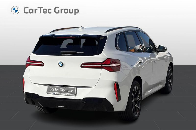 BMW X3 xDrive 40d - fotka 6 z 9