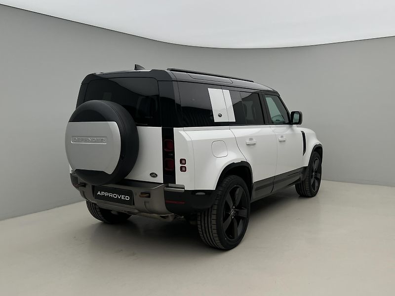 Land Rover Defender P400 X-DYNAMIC HSE AWD CZ - fotka 12 z 46