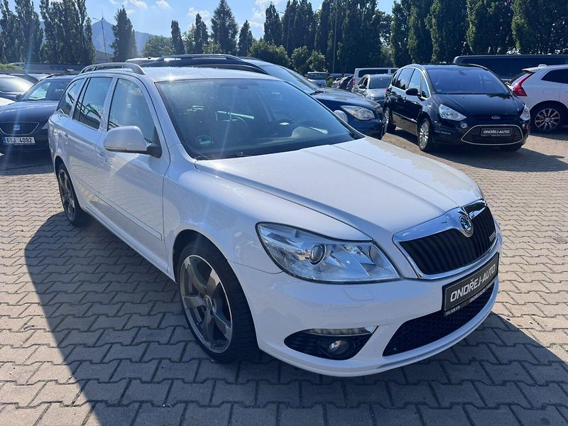 Škoda Octavia (2010) RS DSG 2,0 TSI 147 KW STK - fotka 7 z 50