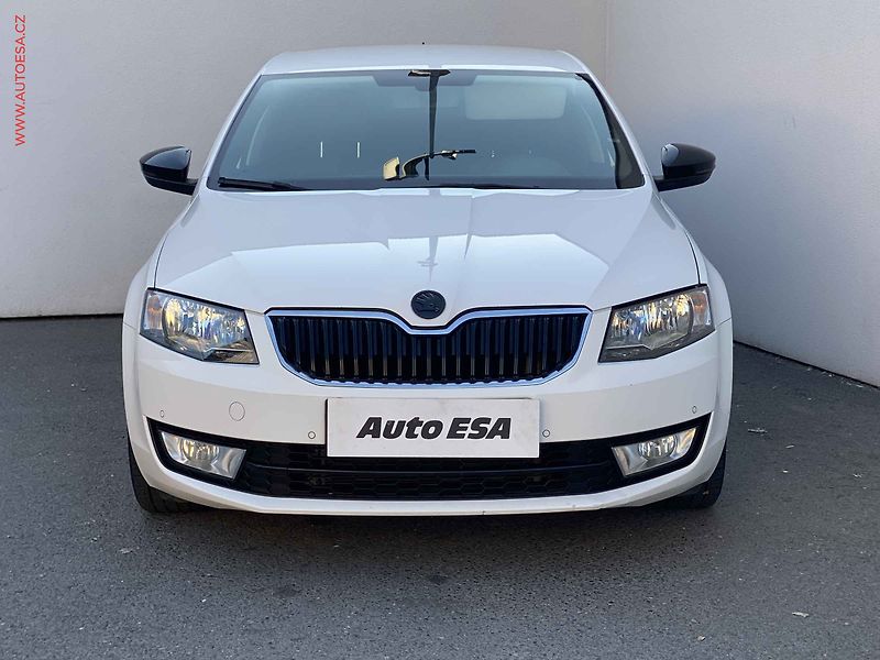 Škoda Octavia (2016) 1.6 TDi, ČR, Style, park - fotka 2 z 18