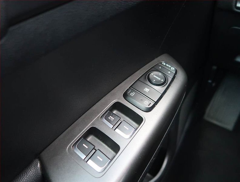 Kia Sportage (2017) 1.6 GDI, Serv.kniha, Navi - fotka 14 z 16