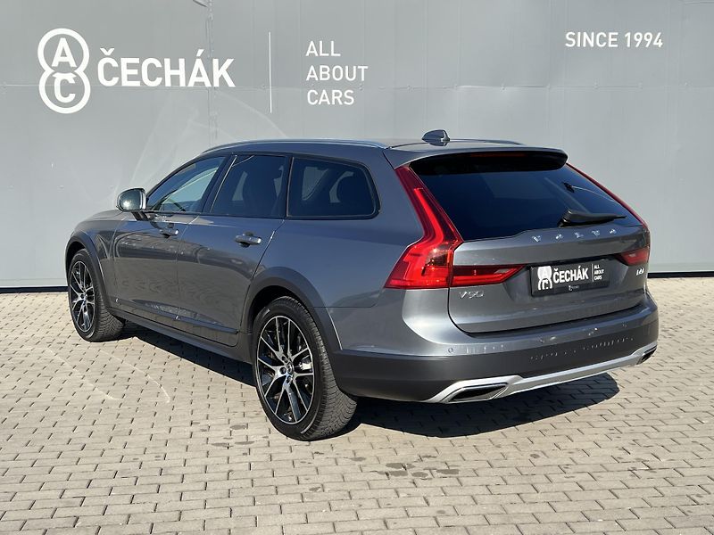 Volvo V90 (2019) 2.0d*173Kw*CrossCountry*4x4*AT - fotka 7 z 43