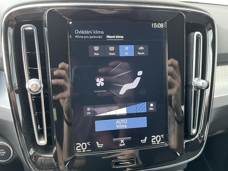 Volvo XC40 FWD T2 Core - fotka 31 z 44