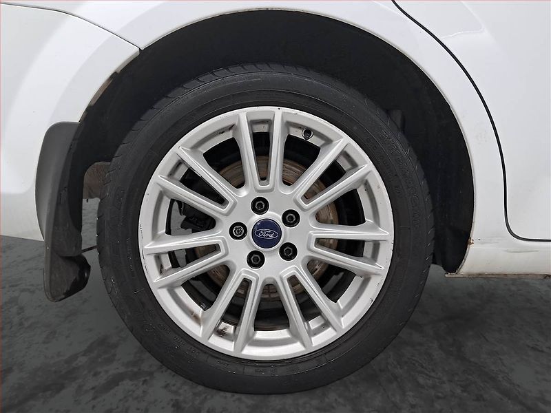 Ford Mondeo (2012) 1.6 EcoBoost, Xenony, Tempomat - fotka 15 z 16