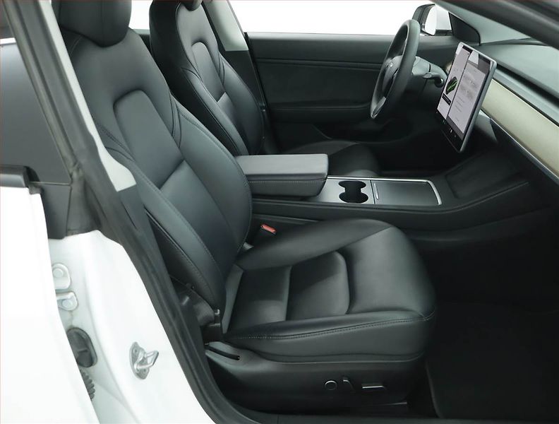 Tesla Model 3 (2021) Long Range 4WD 74kWh, SoH 88% - fotka 9 z 20