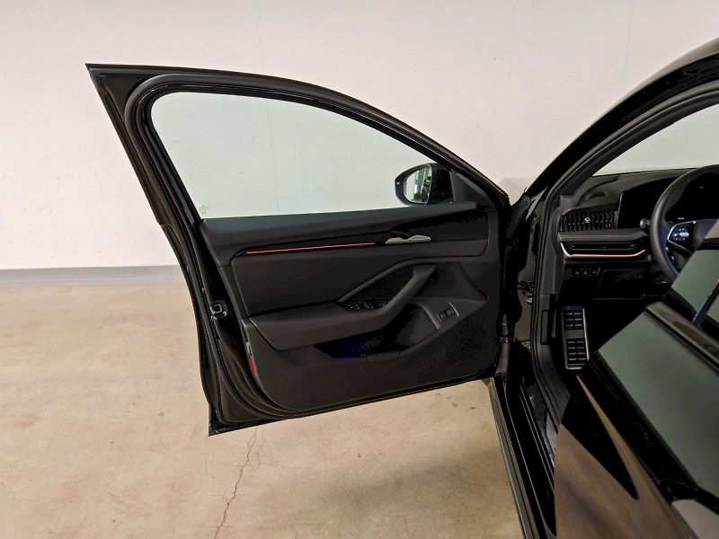 Škoda Superb (2025) 2.0 TDI 142 kW DSG 4x4 Sportli - fotka 24 z 35