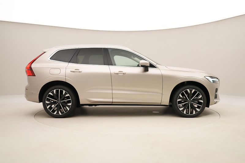 Volvo XC60 B5 AWD BRIGHT ULTRA REZERVACE - fotka 14 z 60
