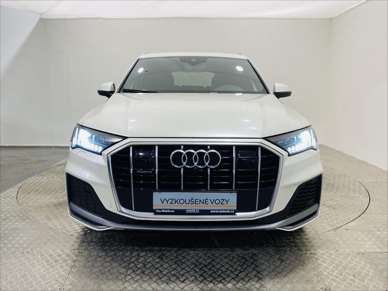 Audi Q7 3,0 TDI 210kW 7Míst S-Line - fotka 4 z 32