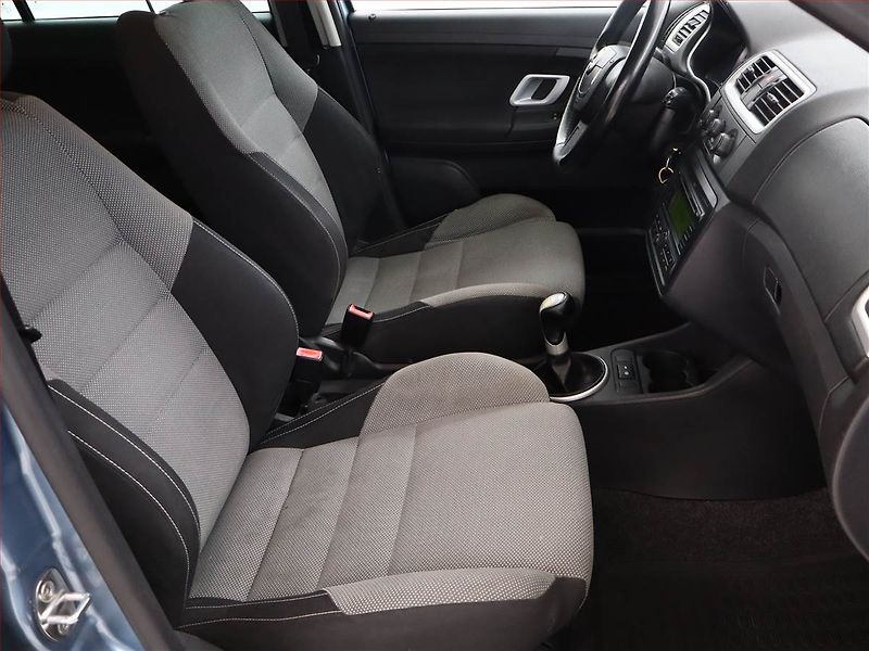 Škoda Fabia (2009) Ambiente 1.2 12V, po STK - fotka 7 z 11