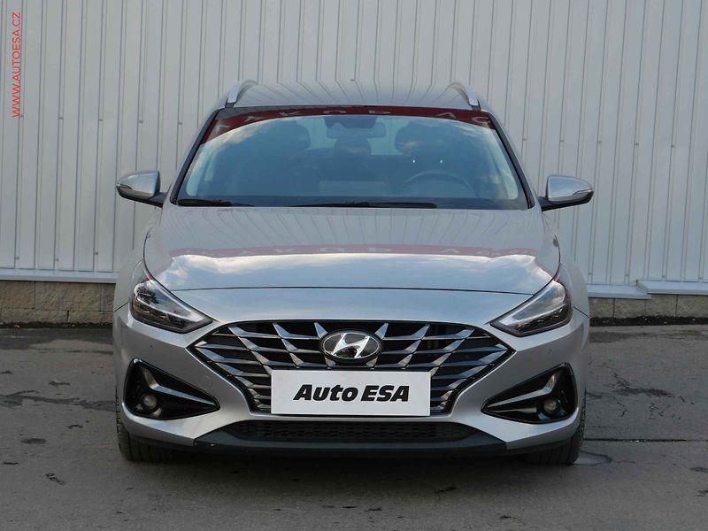 Hyundai i30 (2023) 1.5 T-GDi, 1.maj,ČR, Smart - fotka 2 z 19