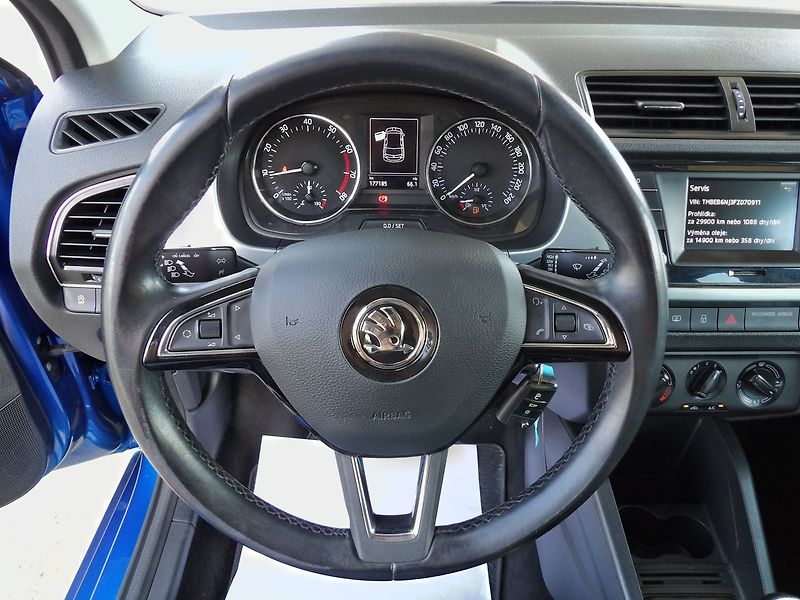Škoda Fabia 1.0MPi Ambition Alu Tempomat - fotka 10 z 28