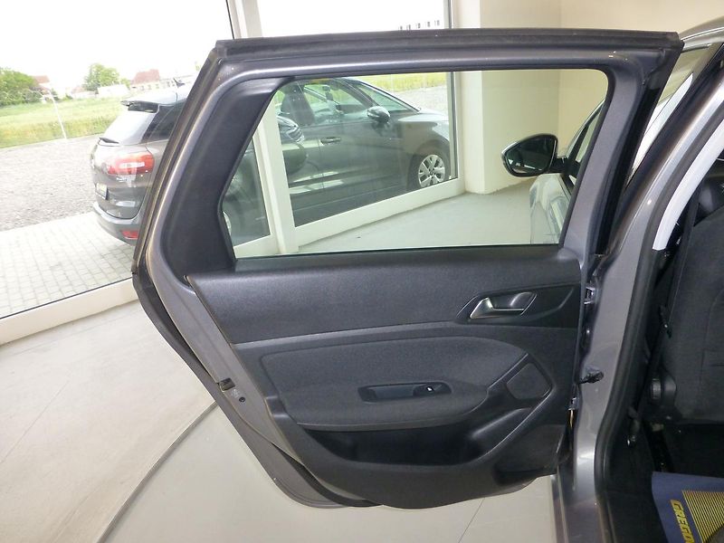 Peugeot 308 (2016) 1,6HDI*NAVIGACE.*PARKS**NEW - fotka 13 z 26
