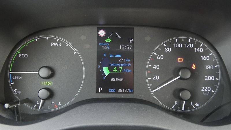 Mazda 2 1.5 Hybrid e-CVT Centre-line - fotka 13 z 22