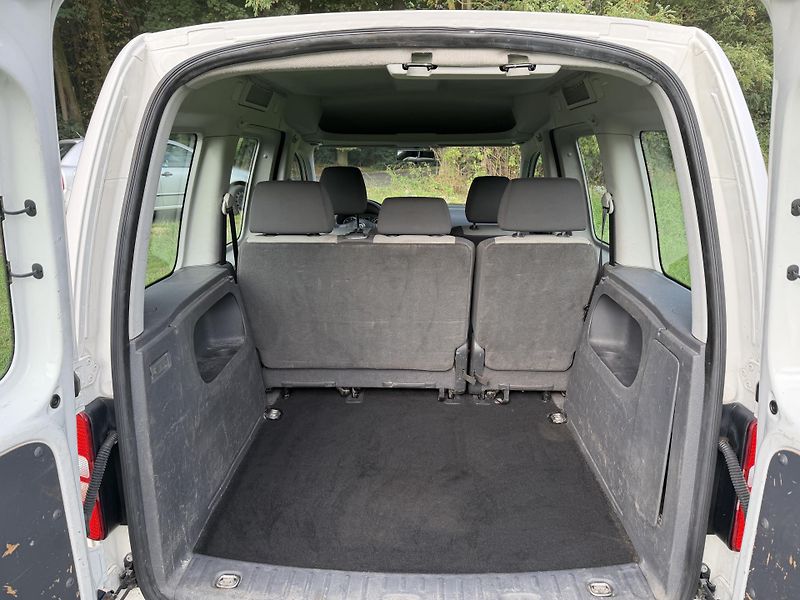 Volkswagen Caddy (2011) 1,6TDi,ČR,Serviska,Tažné,Nehav - fotka 11 z 14