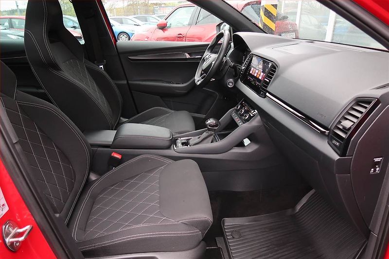 Peugeot 5008 (2023) 1.5 BlueHDi - fotka 7 z 22