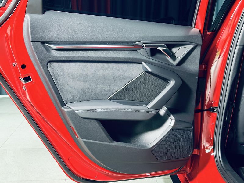 Audi RS 3 (2022) TFSI*SPORTBACK*CERAMIC*CARBON - fotka 33 z 40