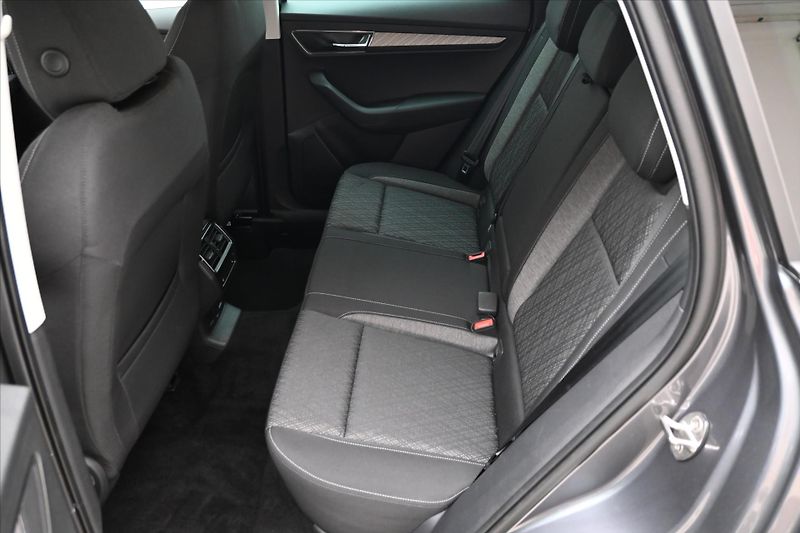 Škoda Karoq 2,0 TDI 110kW DSG 4x4 STYLE Zá - fotka 14 z 32