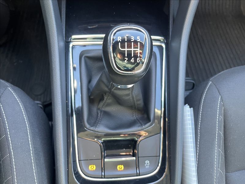 Škoda Karoq 1,0 TSi 85kw Style Tažné GPS - fotka 19 z 34