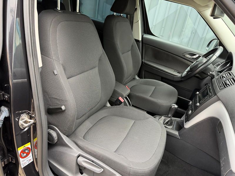 Škoda Yeti 1,2 TSi Ambition /servis.kn./ - fotka 18 z 31