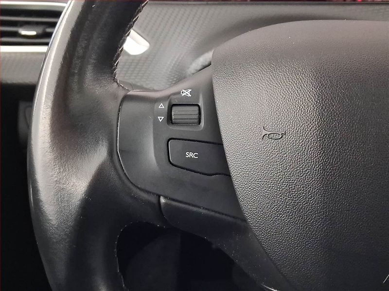 Peugeot 208 (2019) 1.2 PureTech, Automat, Navi - fotka 16 z 20