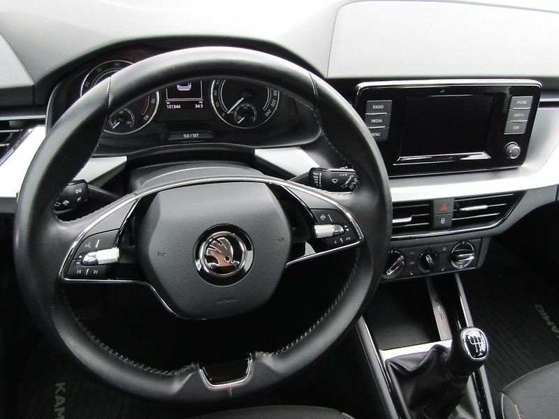 Škoda Kamiq Ambition Extra 1.5 TSI /110kW - fotka 17 z 30