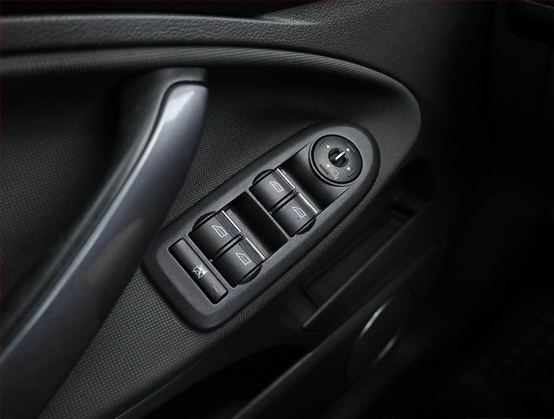 Ford Kuga (2011) 2.0 TDCi, Tempomat - fotka 14 z 16