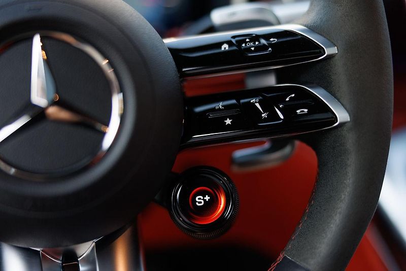 Mercedes-Benz AMG GT (2024) Coupe 63 V8 Biturbo 4Matic+  - fotka 22 z 45
