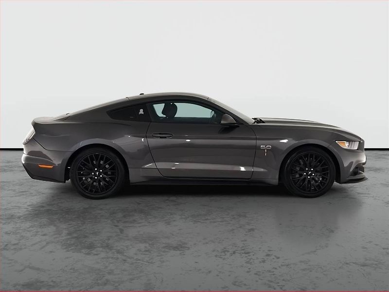 Ford Mustang (2017) GT V8 5.0 - fotka 6 z 21