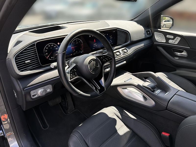 Mercedes-Benz GLE 300d 4M - fotka 9 z 16