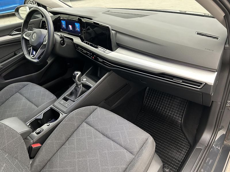 Volkswagen Golf 1.0 TSI Life - fotka 24 z 25