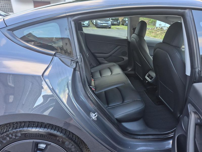 Tesla Model 3 LONG RANGE DUAL MOTOR 91,4% - fotka 15 z 49
