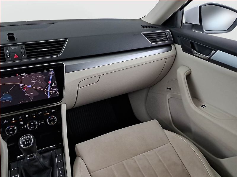 Škoda Superb (2018) Style 2.0 TDI, Kůže, Navi - fotka 8 z 20