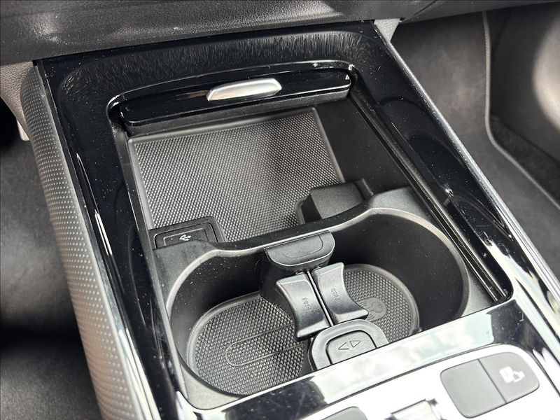 Mercedes-Benz GLB 2,0 200d 110kW 4Matic DCT - fotka 41 z 52