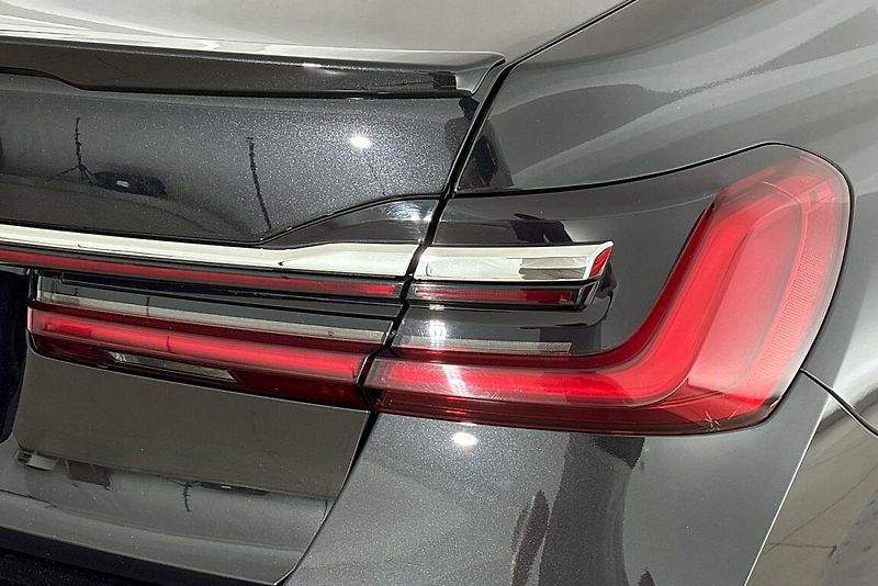 BMW Řada 7 740d xDrive - fotka 5 z 29