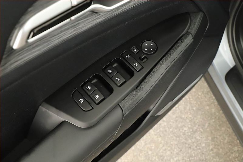 Kia Sportage (2022) Exclusive 1.6 T-GDI MHEV - fotka 15 z 17