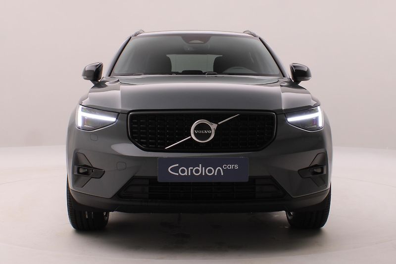 Volvo XC40 (2026) B4 AUT DARK PLUS - fotka 15 z 61