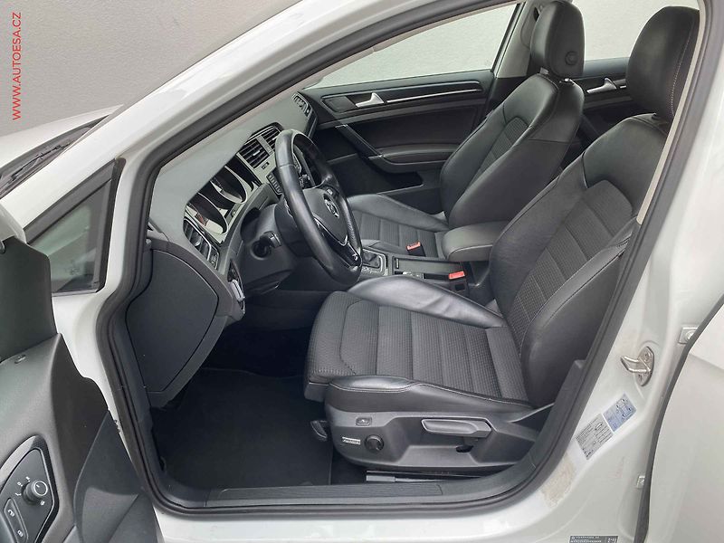 Volkswagen Golf (2014) 1.4 TGi, ČR, Highline, DSG - fotka 9 z 16